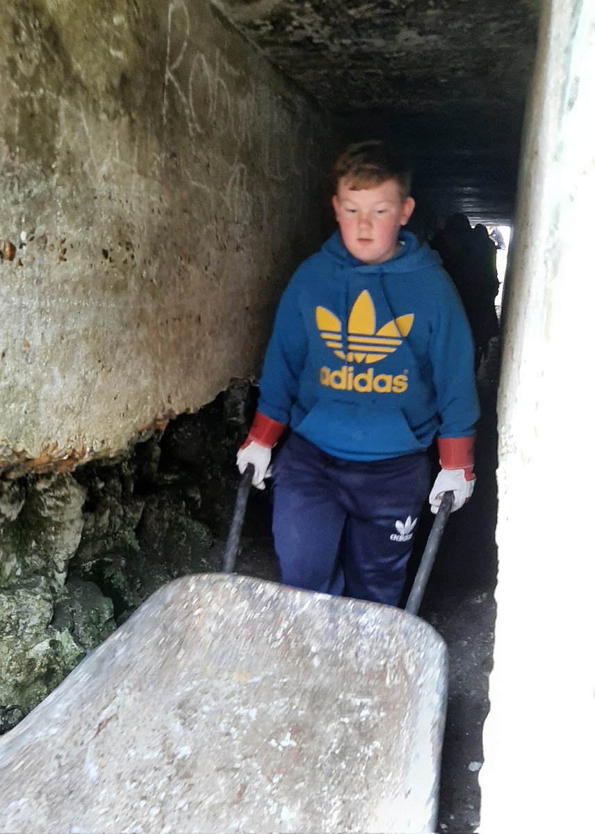 KentPoliceDover's tweet photo. #YouthEngagementOfficer Mark Ball was out again today with members of #DoverVPC, assisting other volunteers at the #DropRedoubt. Very proud of our young #Cadets. @HeritageCrime https://t.co/JhMb7dejxn