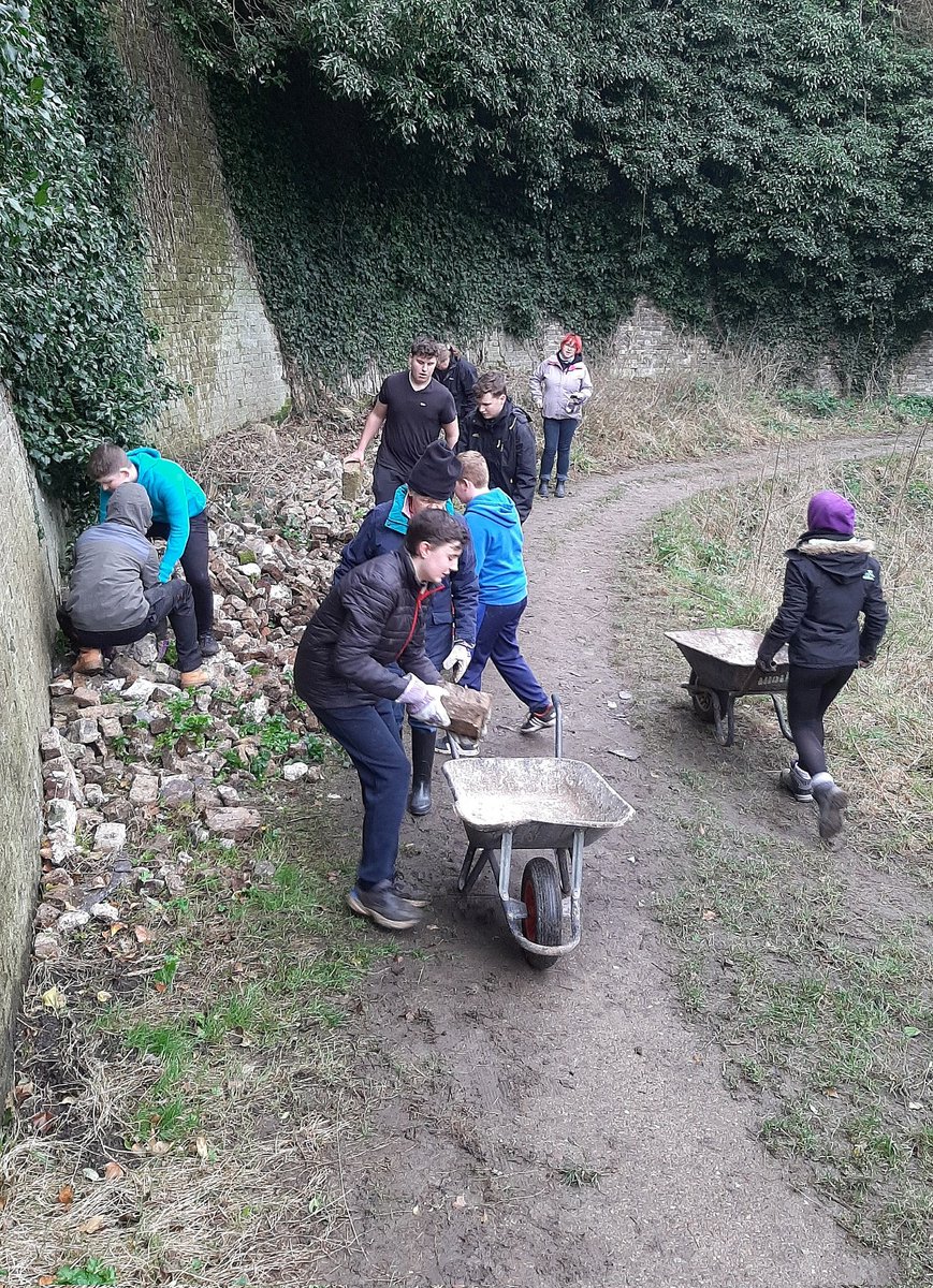 KentPoliceDover's tweet photo. #YouthEngagementOfficer Mark Ball was out again today with members of #DoverVPC, assisting other volunteers at the #DropRedoubt. Very proud of our young #Cadets. @HeritageCrime https://t.co/JhMb7dejxn