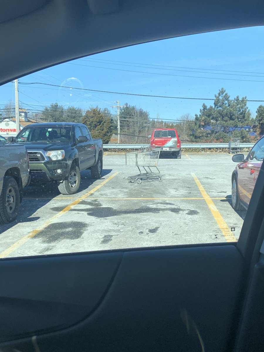 MissDunnELA's tweet photo. Sunday grocery shopping and I see this. Those of you who know my philosophy on life….. you already know. This is not it. 😶😑😩#integrityfail https://t.co/8bi7SykgJC