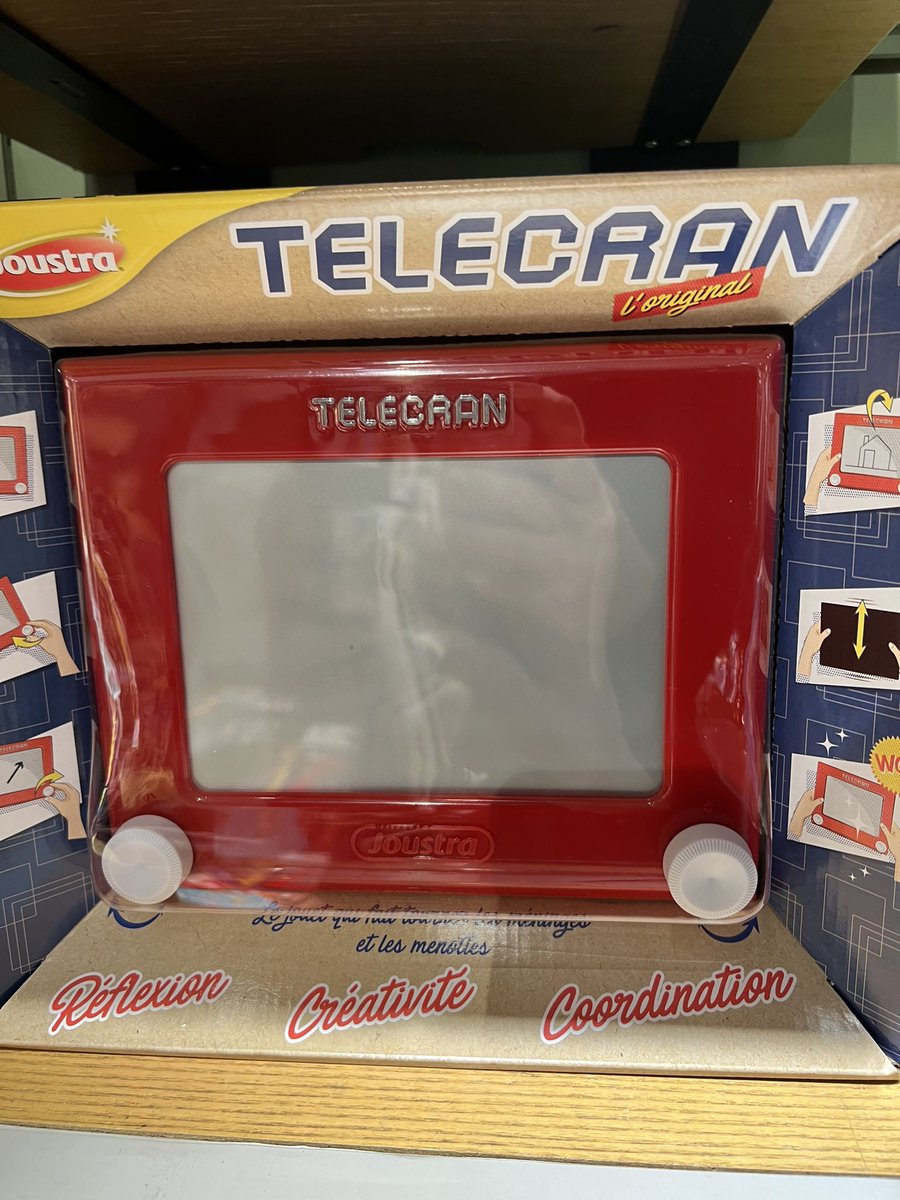 Stephane_SNCF's tweet photo. « T’avais ça papa comme tablette trop bien » comme quoi y’a pas forcément besoin d’écran pour faire plaisir à un enfant. #telecran https://t.co/W2ebIZjkx4