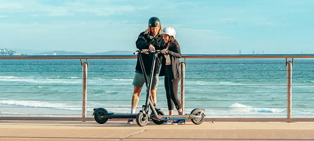 EzwheelC's tweet photo. Tired of the winter? We'll have you ready for the spring.
Choose from 3 family day special bundles
1- buy A1F, get a free helmet
2- buy S1, get a free helmet w/ LED
3- buy 2 X S1, get 2 free phone holders and $100.
#FamilyDay #scooter #special #EZWHEEL https://t.co/31UIba4QXb
