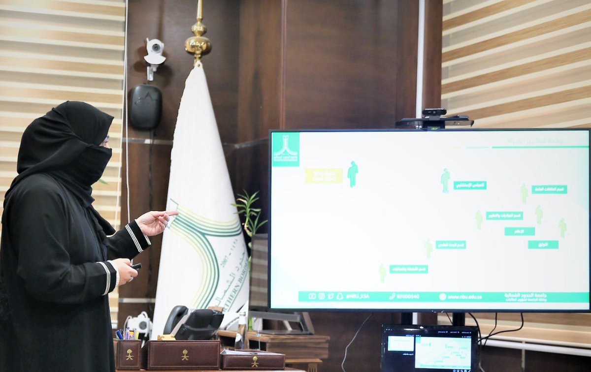 NBU_KSA's tweet photo. استقبل سعادة وكيل الجامعة للشؤون الأكاديمية د. فراس المدني في مكتبه عضو لجنة المرأة في مجلس حقوق الإنسان د.منيرة العصيمي والوفد المرافق لها، وجرى خلال اللقاء استعراض الخطة الإستراتيجية لوحدة تمكين المرأة بالجامعة.
#جامعة_الحدود_الشمالية 
#من_الشمال_إلى_الوطن https://t.co/GlNLeT395t