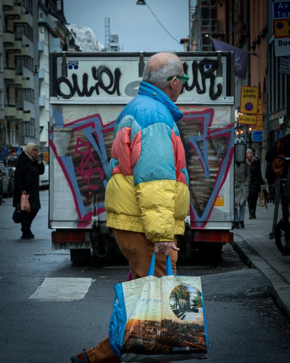 IssarCerrato's tweet image. Walk with me #streetphotography