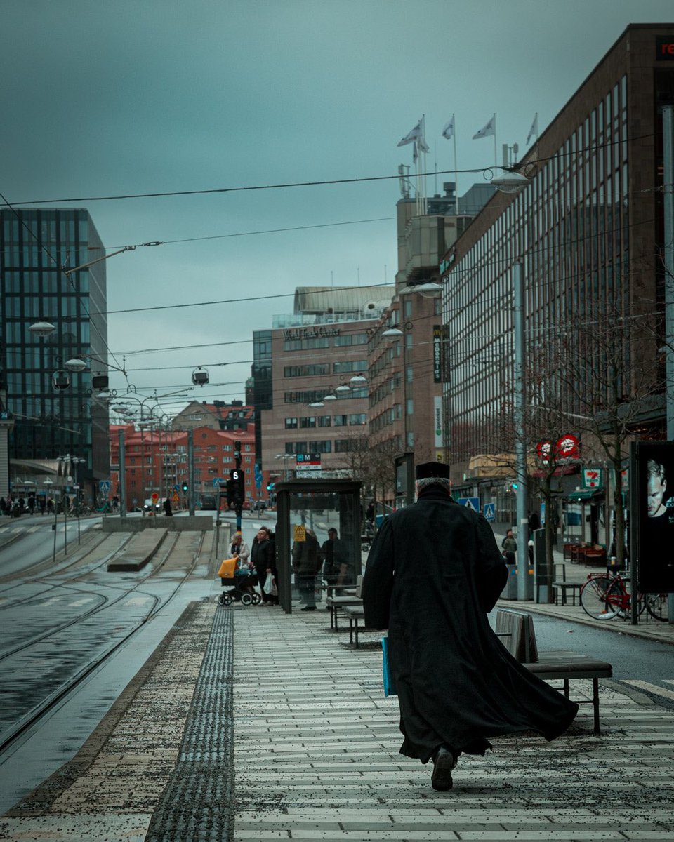 IssarCerrato's tweet image. Walk with me #streetphotography