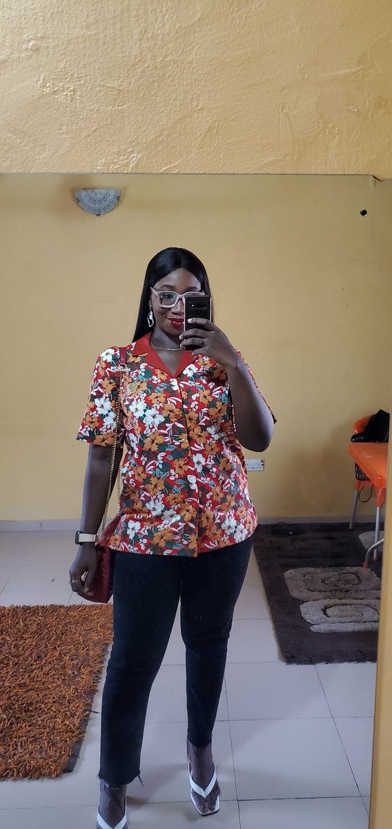 abiolabiya's tweet photo. #WearInstall 💋 https://t.co/qXXXziYL8a