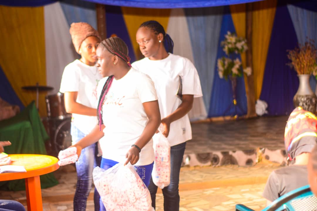 Gail_Foundation's tweet photo. This year's #Frank_Talk_With_The_Girls kicked off on Sunday,30th January 2022. It was an interesting session,talking to the girls about how they are not too young to start setting goals&amp;they committed to setting a goal for the year 2022 &amp; as usual,the session ended with #PadAGirl https://t.co/0dePLhzQyR