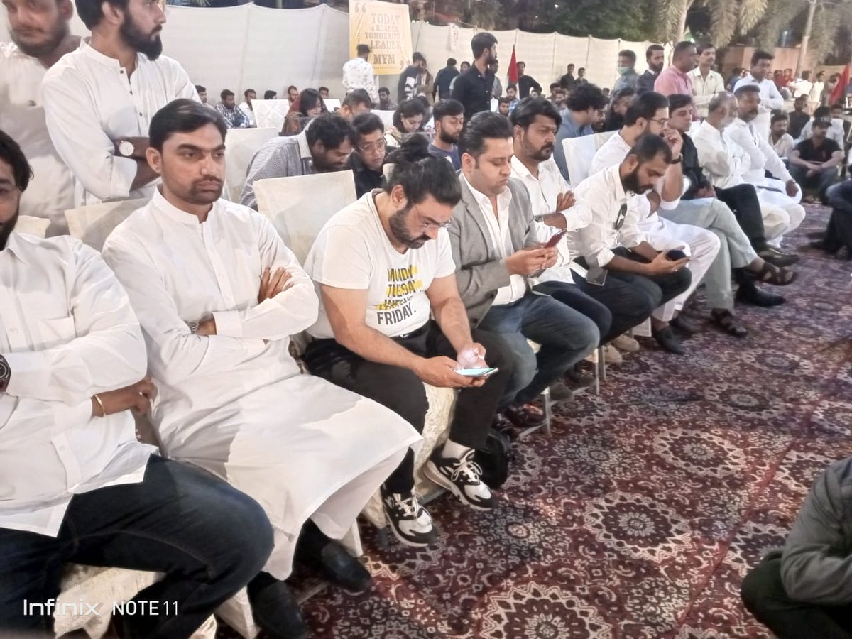 HassanMYW's tweet photo. رکن رابطہ کمیٹی جاوید حنیف کا نوجوانوں سے اظہار خیال ۔۔۔
آج کے نوجوان ہی کل کے معمار ہیں

#JoinMuhajirYouthWing
#MYMFoundationDay https://t.co/nEz5HGeaRS