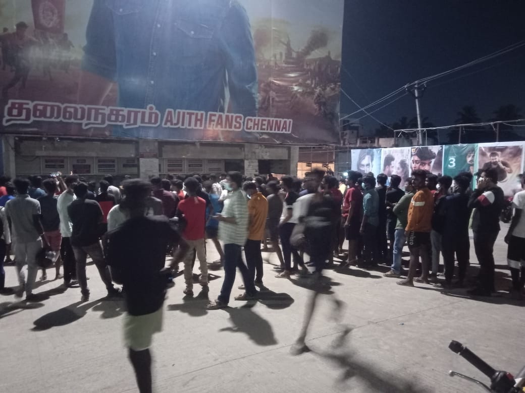 Sathish19981996's tweet photo. @RohiniSilverScr #ThalafortRohini 🔥🔥🔥 oru ticket achi vangiruranum en nanba unmaiya nammbi than erukan
#ValimaiTickets #ValimiFDFS https://t.co/hoaubmlhtO
