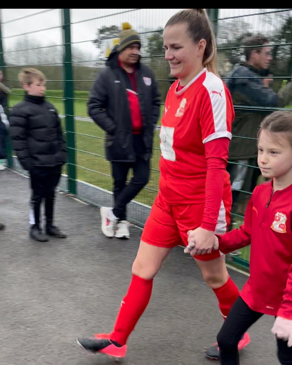 Congratulations to @swindontownwfc today! Thank you for allowing Maicee to be your mascot! 

Massive thanks @jamieldavies for sorting it 👍🏻

#wiltshirefa #swindontownfc #swindontownwomen