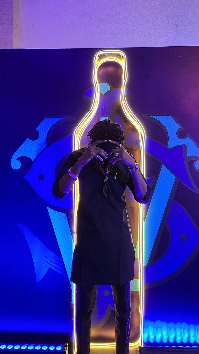 12th_thecreator's tweet photo. Too many good pictures from yesterday 💫🔥🔥
Trad from @By12th https://t.co/4vfWFAqdo7