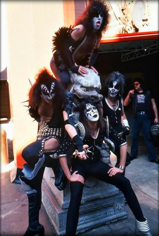 KISS on X: "#KISSTORY - February 20, 1976 - We planted our platform boots  into wet cement outside Hollywood's Grauman's Chinese Theatre!  https://t.co/ej9zrprwBf" / X