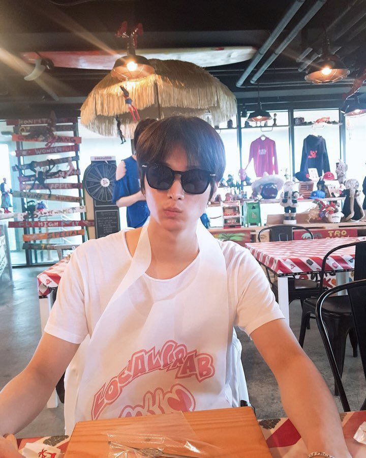 ไหน มาคุยกันเด้ะ ไหนที่บอกจะมีแฟน อย่าให้ถึงบทโหด พูดมาเด้ะจะเอายังไงจะโสดดีๆหรือต้องให้มีน้ำตา