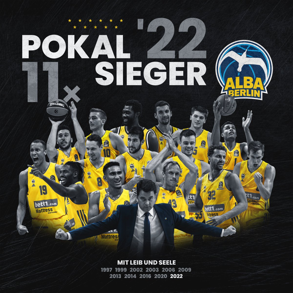 albaberlin's tweet photo. REKORDPOKALSIEGER!
🏆🏆🏆🏆🏆🏆🏆🏆🏆🏆🏆
Wir holen zum elften Mal den Titel im Pokal. Das ist einmalig in der deutschen Basketballgeschichte. Es ist auch der erste Titel mit unserem Headcoach @Israelcoach.
In einem intensiven Finale schlagen wir die @hakromerlins mit 86:76. https://t.co/M9F3fF7AQc