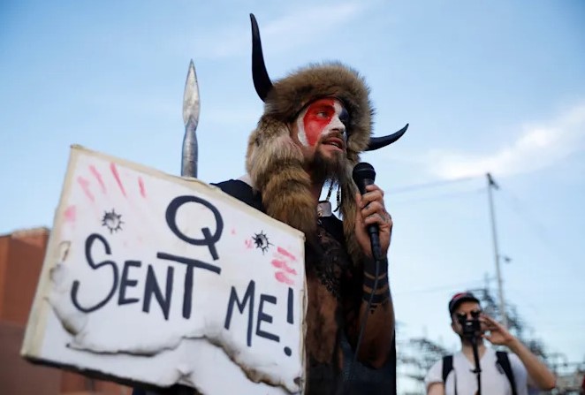ProperModPod's tweet image. QAnon founder(s) may have been identified thanks to machine learning engadget.com/qanon-machine-…