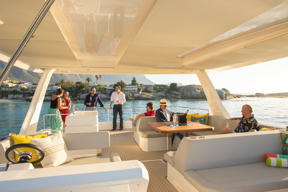 OCEANWAY1's tweet photo. BEST INTERIOR DESIGN MOTOR CATAMARAN: @LeopardCats 53PC

#oceanwaychinayachtawards #chinayachtevents #2021oceanwayinternationalvirtualboatshow #yacht #yachting #yachts #motoryacht #motoryachts #catamaran https://t.co/K2LE8ImSr0