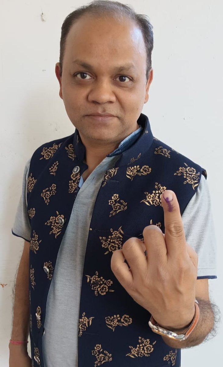 ceoup's tweet photo. लोकतंत्र का भाग्य विधाता,
होता जागरूक मतदाता...
तीसरे चरण के अंतर्गत जनपद कानपुर में सम्मानित मतदाता ने मत देकर लोकतंत्र के प्रति अपना कर्तव्य निभाया।
#ECI
#AssemblyElections2022
#GoVoteUP_Phase3
#GoVote https://t.co/EYzQ6qKg6N
