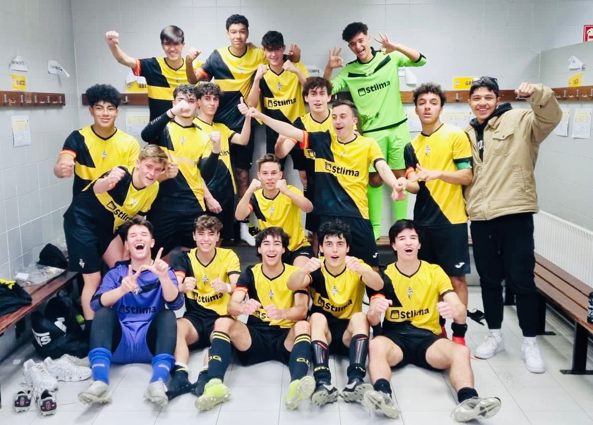 C.D. Galapagar (@cdgalapagar) on Twitter photo CANTERA
Juvenil A 4️⃣ - 3️⃣ Electrocor Las Rozas
Victoria para los de <a href="/Escudero7/">Jose Maria Escudero</a> tras un buen partido.
⚽️ Jaime
⚽️⚽️ Kiril
⚽️ Ali
¡GRANDES!
#UnPuebloDosColoresUnaIlusión💛🖤 CANTERA
Juvenil A 4️⃣ - 3️⃣ Electrocor Las Rozas
Victoria para los de <a href="/Escudero7/">Jose Maria Escudero</a> tras un buen partido.
⚽️ Jaime
⚽️⚽️ Kiril
⚽️ Ali
¡GRANDES!
#UnPuebloDosColoresUnaIlusión💛🖤