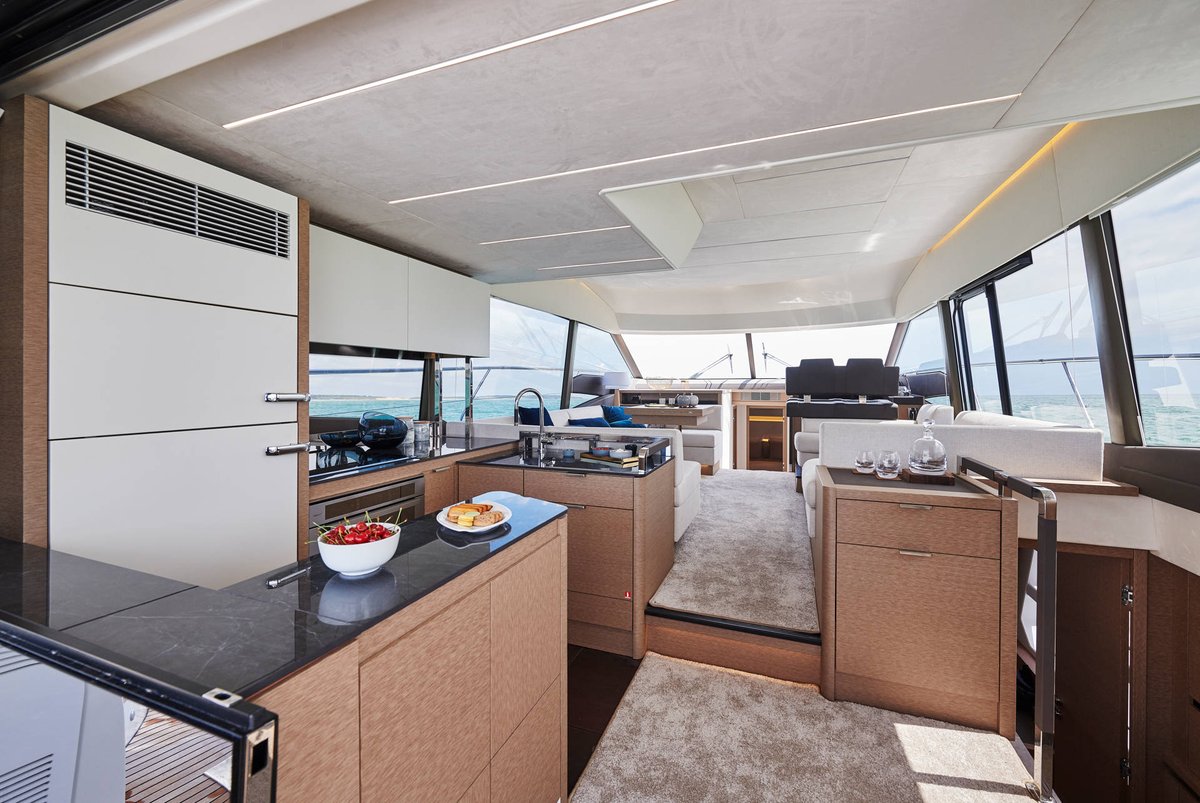 OCEANWAY1's tweet photo. #2021oceanwaychinayachtawards
#bestinteriordesignawards

BEST INTERIOR DESIGN MOTOR YACHT FROM 45' TO 60': @PrestigeYachts 590 https://t.co/T3LhPwoG1U