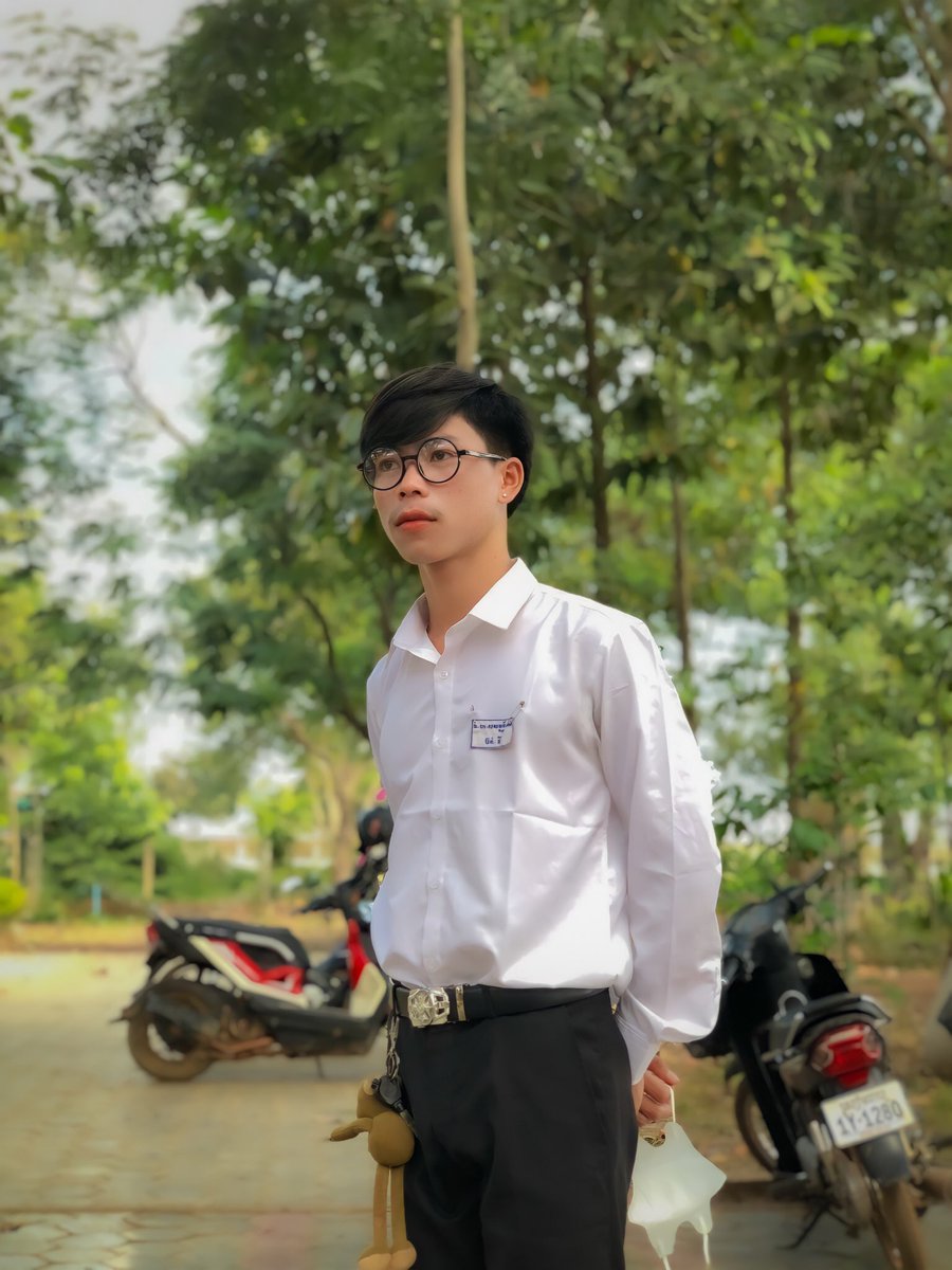 ដលងៃបងគួគ្រូហើយ អត់លុយទេមាននណាចាប់អារម្មណ៍ឆាតមកបាន$$🤫🤫🤫