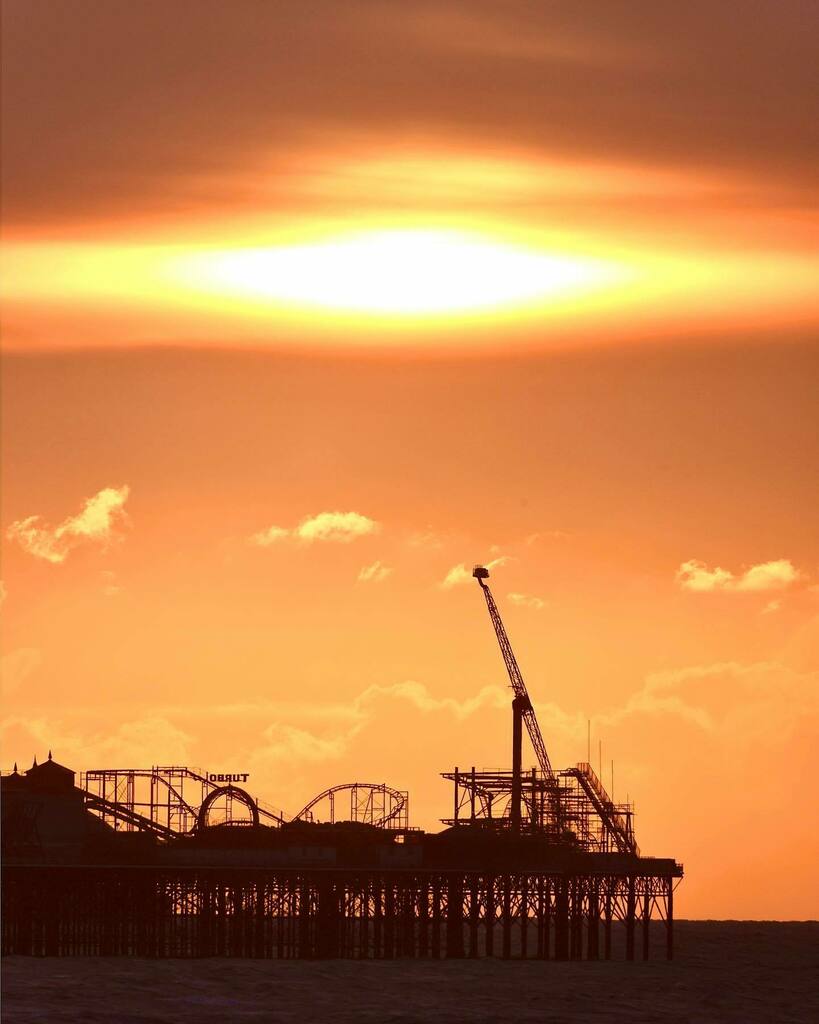 coppard_gary's tweet photo. Yesterday’s morning sun over the Palace Pier#brighton_clicks #Skiesof Sussex #Brighton skies#visitbrighton #brightonlife #brightonbeach #brightonpier #brightonandhove #brightonsunrise #shoreham_life #sunrise #brightonupdaily #brightonphotography #brighto… https://t.co/TBhKMSApe1 https://t.co/FvOMESrA8l