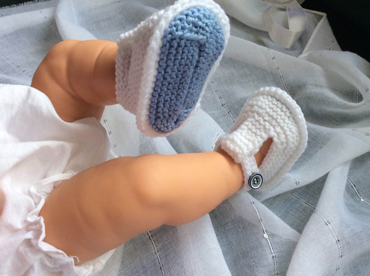 PrettyPram's tweet photo. Excited to share this item from my #etsy shop: Hand Knitted Baby Boy Sandal Shoe Booties, Size Newborn. Ideal Photo Prop, Baby Shower Gift, New Baby Gift, Pregnancy Reveal. White And Blue https://t.co/8oJv7EMKW1
#PrettyPramKnits #Madebymums #handknittedbabywear #babybooties https://t.co/iLdhcEaR4W