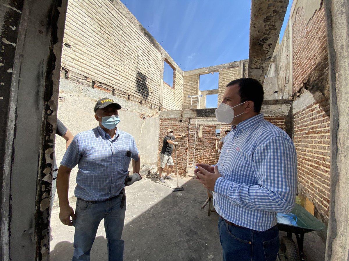 DPROhiggins's tweet photo. El Delegado Presidencial, @RicardoGuzman se encuentra en #SanFernando conversando con las familias afectadas por el incendio del pasado viernes, en la oportunidad les comentó cuáles serán las directrices para la entrega de los apoyos y ayudas por parte del gobierno https://t.co/QBXsuLeGrx