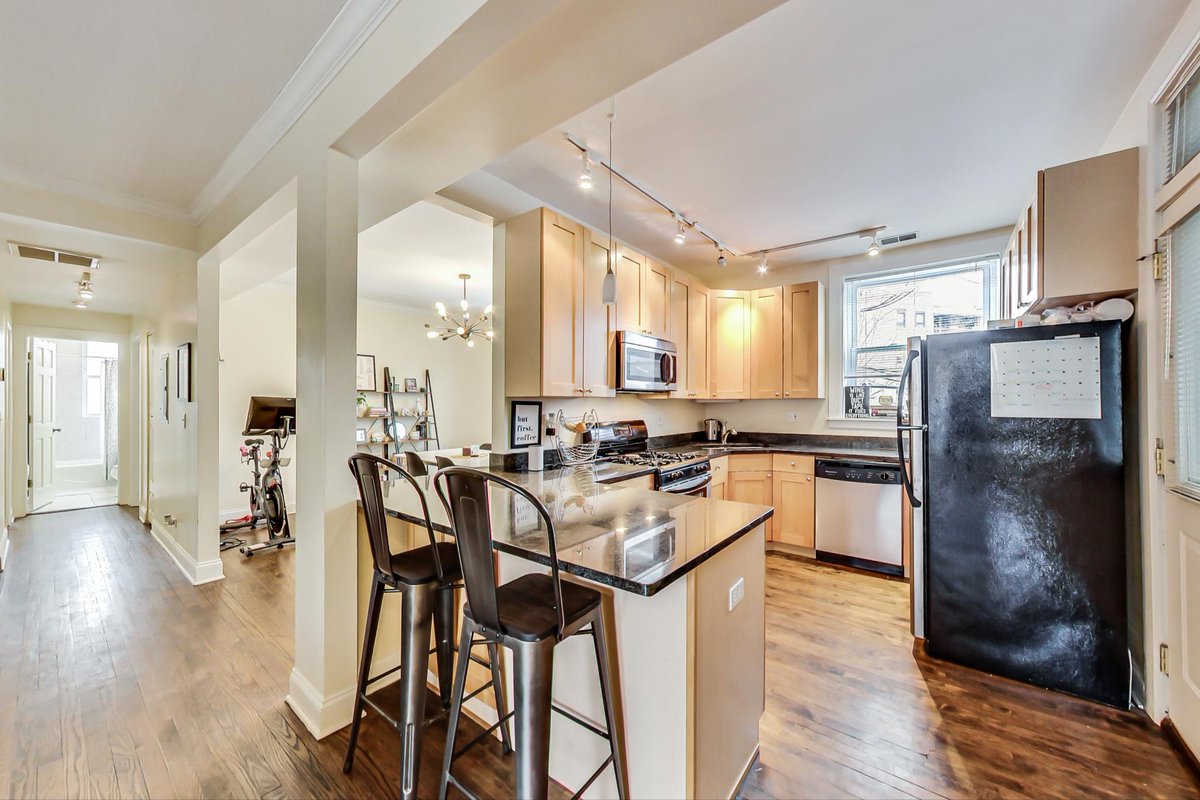 HomePartner's tweet image. LINCOLN PARK: Grand Opening SUN 1:30pm-3:30pm 😄 Renovated 2 BD + DEN, 2 Bath ~ In Unit W/D ~ Open Floor Plan ~ Balcony ~ PRICED UNDER $400K 😄 Checks ALL of the Boxes! DM for more info. 💙 mailchi.mp/chicagohomepar…