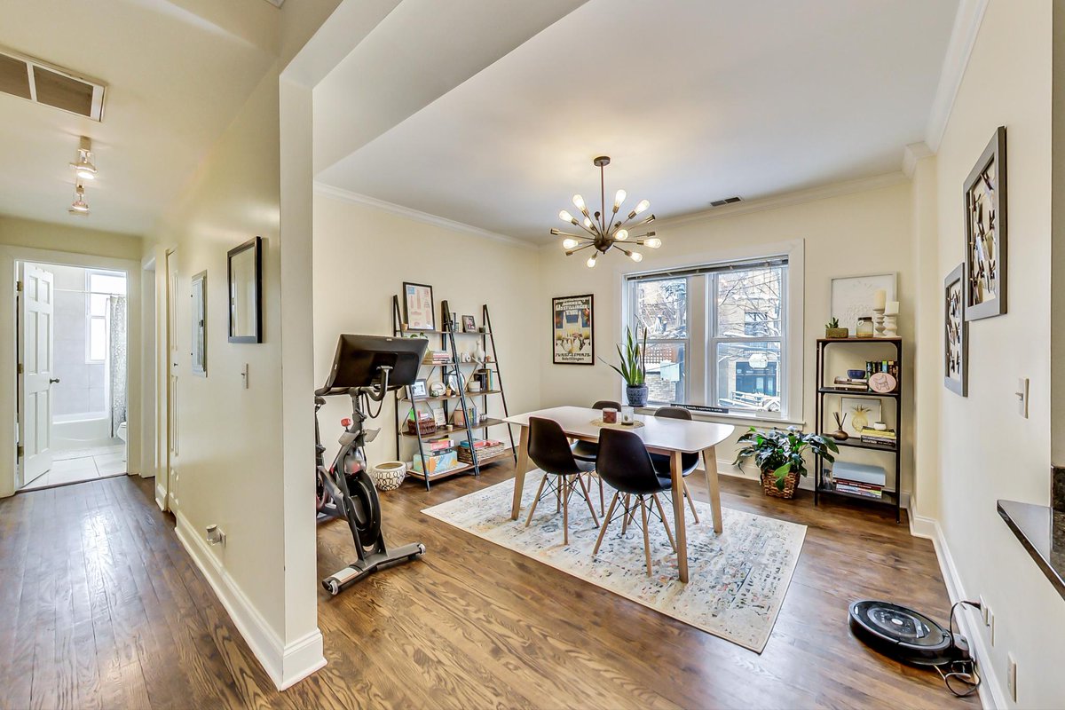 HomePartner's tweet image. LINCOLN PARK: Grand Opening SUN 1:30pm-3:30pm 😄 Renovated 2 BD + DEN, 2 Bath ~ In Unit W/D ~ Open Floor Plan ~ Balcony ~ PRICED UNDER $400K 😄 Checks ALL of the Boxes! DM for more info. 💙 mailchi.mp/chicagohomepar…