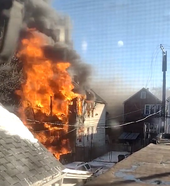 CHICAGO IL
House fire with possible extension
Watch Streaming Video at 
EmergencyStream.com 
or 
citizen.com/-MwMT_JV8jaLVr…