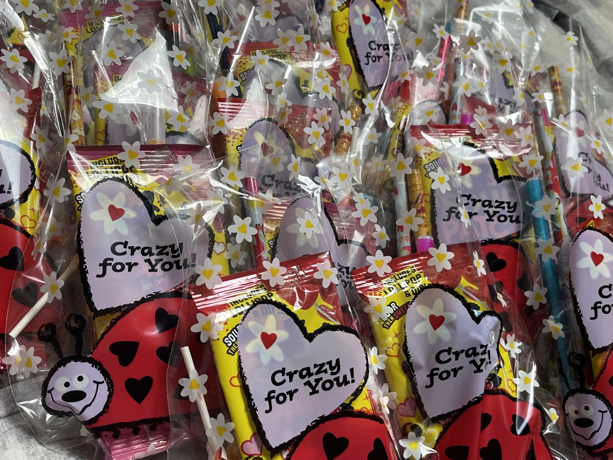 MrsReaton's tweet photo. Student Council were prepping hearts for our Choose Love fundraiser which raised over $300! Half of all our fundraising this year goes to St Jude's Research Hospital! Grade 6 earned some Valentine's Day goodies🤗 https://t.co/ACBGWAWKv3