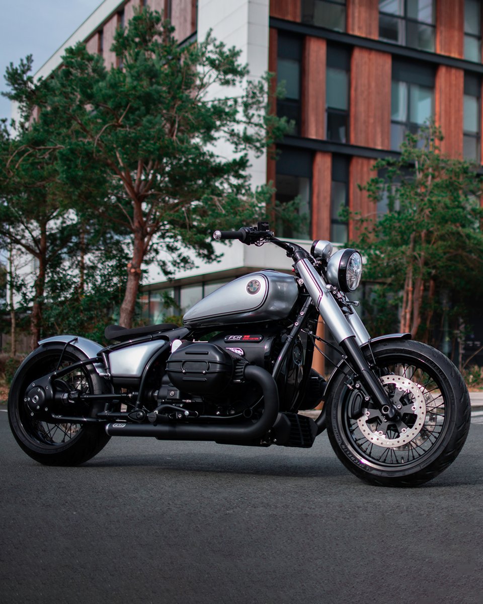BMWMotorrad's tweet photo. On today's #CustomBikeCheck we present you the R 18 "Sport Edition" by FCR Original — the perfect balance of elegance and sportiness! How will you rate this build? 💯 #SoulFuel
🛠️: @fcroriginal
#MakeLifeARide #BMWR18 #CustomBike #NotForSale #BMWMotorrad https://t.co/VahZkZD2UC