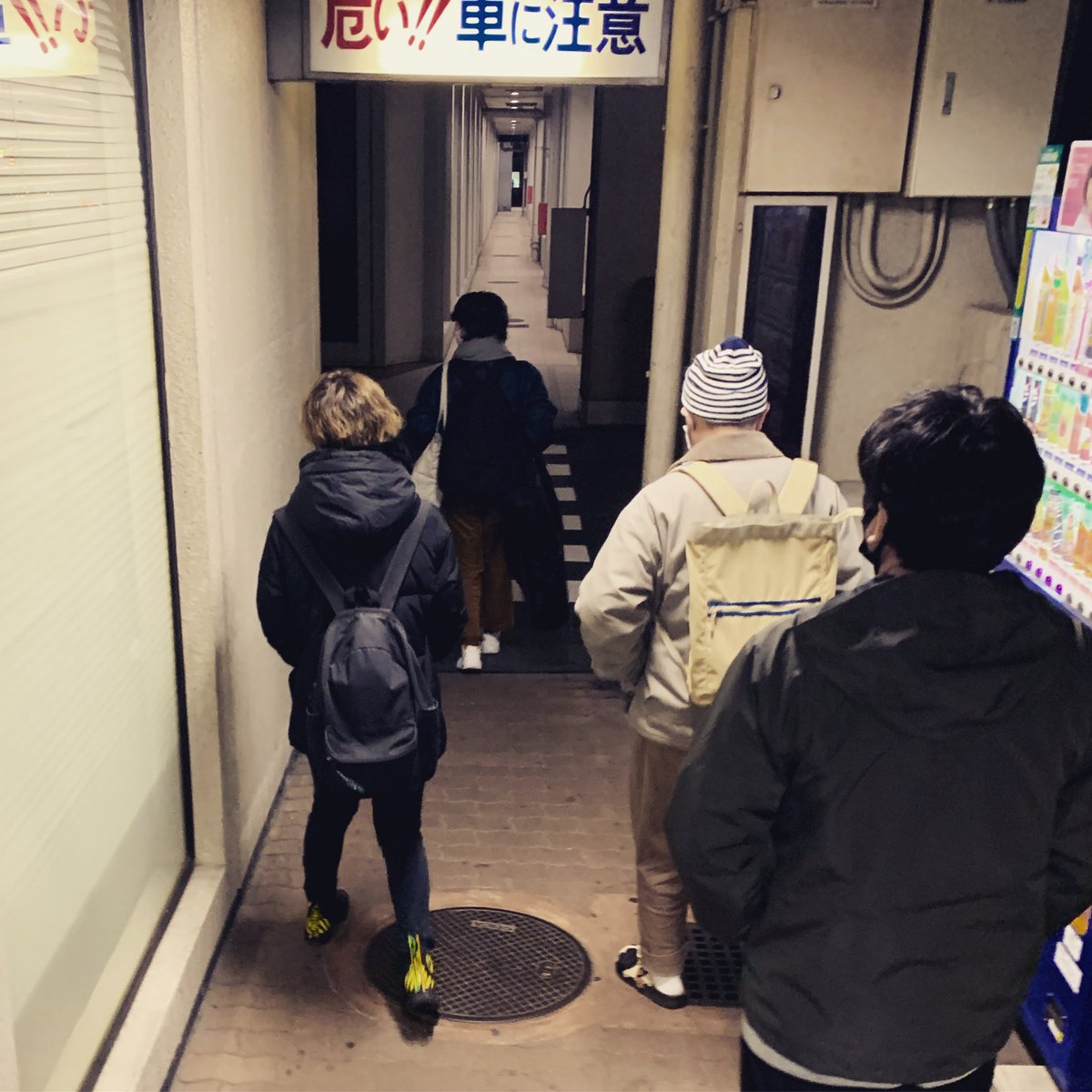 rj_graphics's tweet image. 帰る！！
東元さん、今日もお車ありがとうございまーす！！（笑
 
#PLANT #ARTLabOMM #天満橋 #谷町線 #京阪 #OMM #Japan