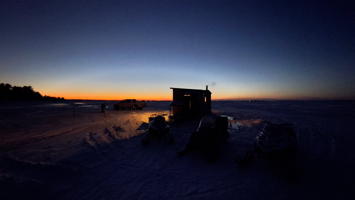 richarddeAth7's tweet photo. #Northbay #Canada #icefishing #adventure https://t.co/RGY4esRegq
