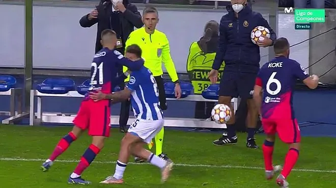 AtleticoSportes's tweet photo. 🟥La UEFA reafirma la sanción de tres partidos a Carrasco en Champions #AupaAtleti
🇪🇺#AtletiMUFC | #UCL
🔗https://t.co/jvxlAFdNHj https://t.co/qC35skL663