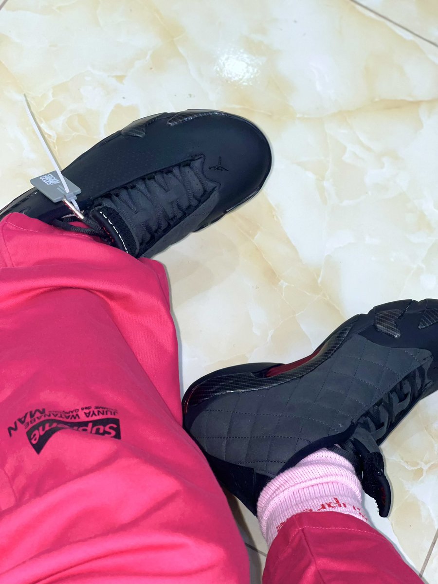 Em_Templah's tweet photo. 👛Pinking I feel a Supreme Being👛
Em' 
#supreme #templar #spaceroute 
#SREenthouse https://t.co/7hTMf0OiNO