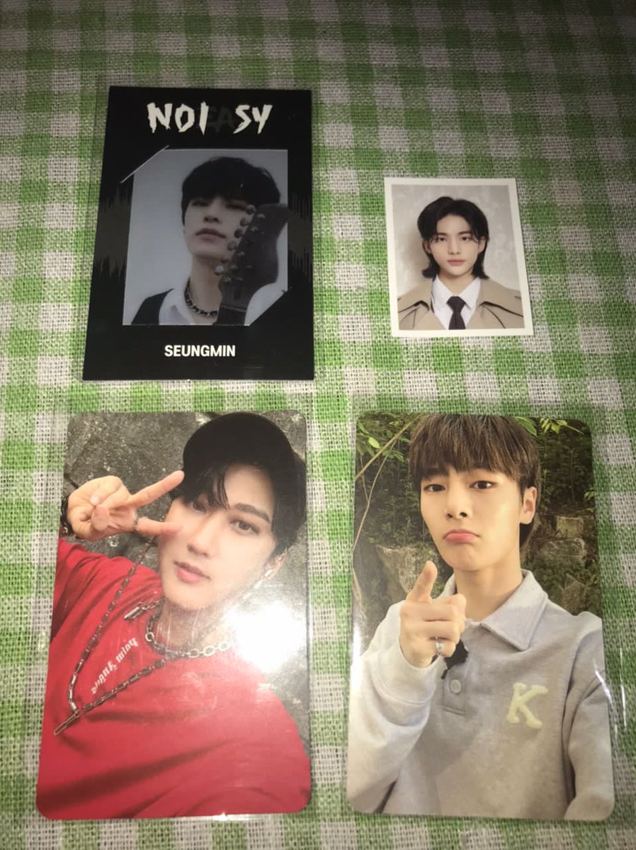 hclselling's tweet photo. WTS [Want To Sell] 🇲🇾 
(help rt)
(helping my friend)

❤️ PRICE ; RM10~20 (dm to tell your budget)
 
📍 price excludes postage RM8wm/em12
📍 ON HAND
📍 dm for more details
tags ; seungmin hyunjin changbin i.n jeongin
#pasarskz #pasarstraykids https://t.co/NJbALgrOfv