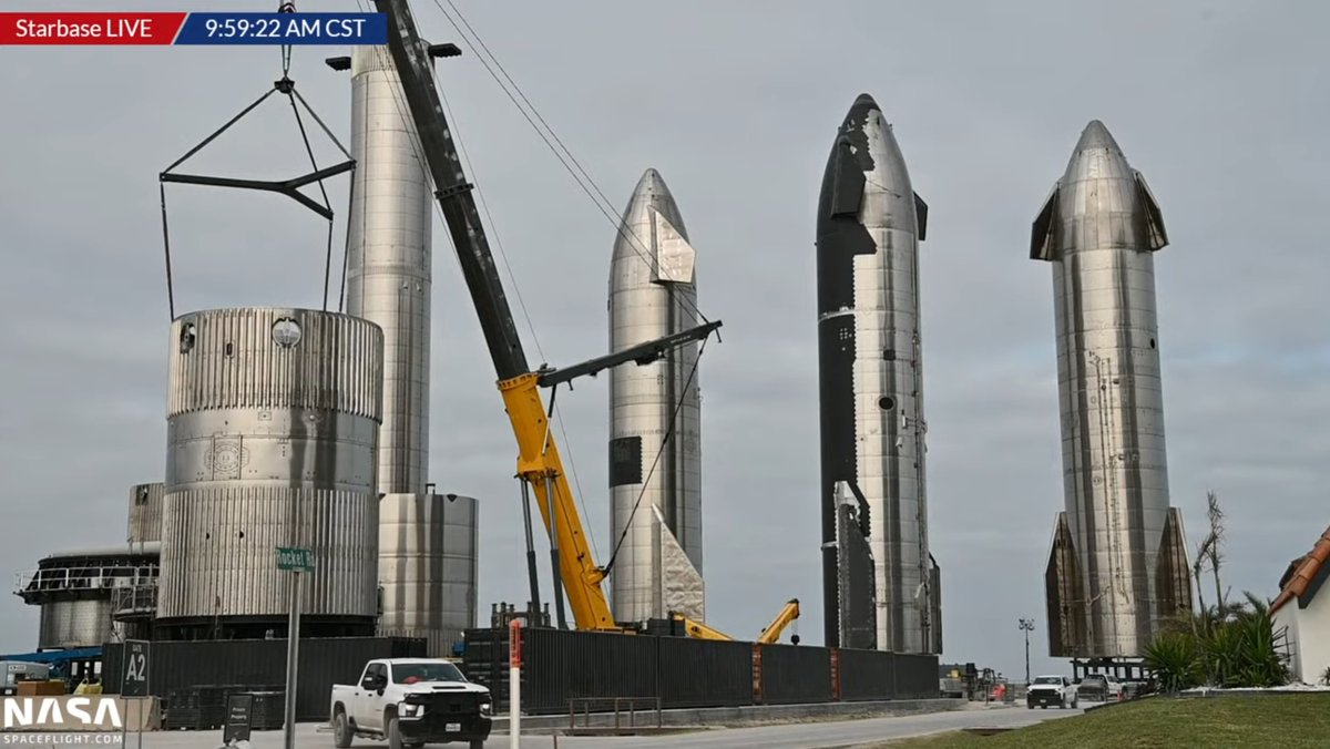 NASASpaceflight's tweet photo. Starbase Rocket Garden, via Mary (@BocaChicaGal)
Booster 5. SN15. Ship 16, Ship 22. Test Tanks....
https://t.co/APLl78W8fn https://t.co/FS0KwYB0us