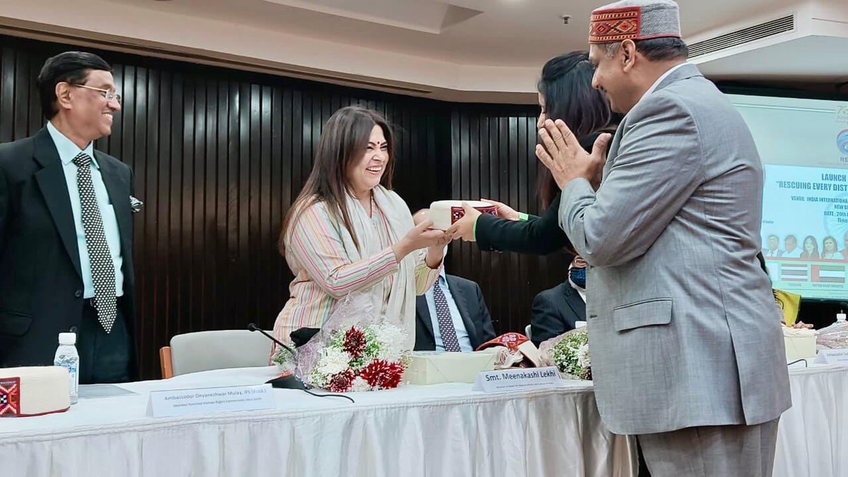 M_Lekhi's tweet photo. Launched the ‘Rescuing Every Distressed Indian Overseas’ Mission (REDIO),a unique initiative of @MOPIndia.

Appreciated their efforts in assisting Indians abroad.The coalescing of the efforts of government and civil society will provide succour to our Indian diaspora profoundly. https://t.co/tjDyWe6JPS