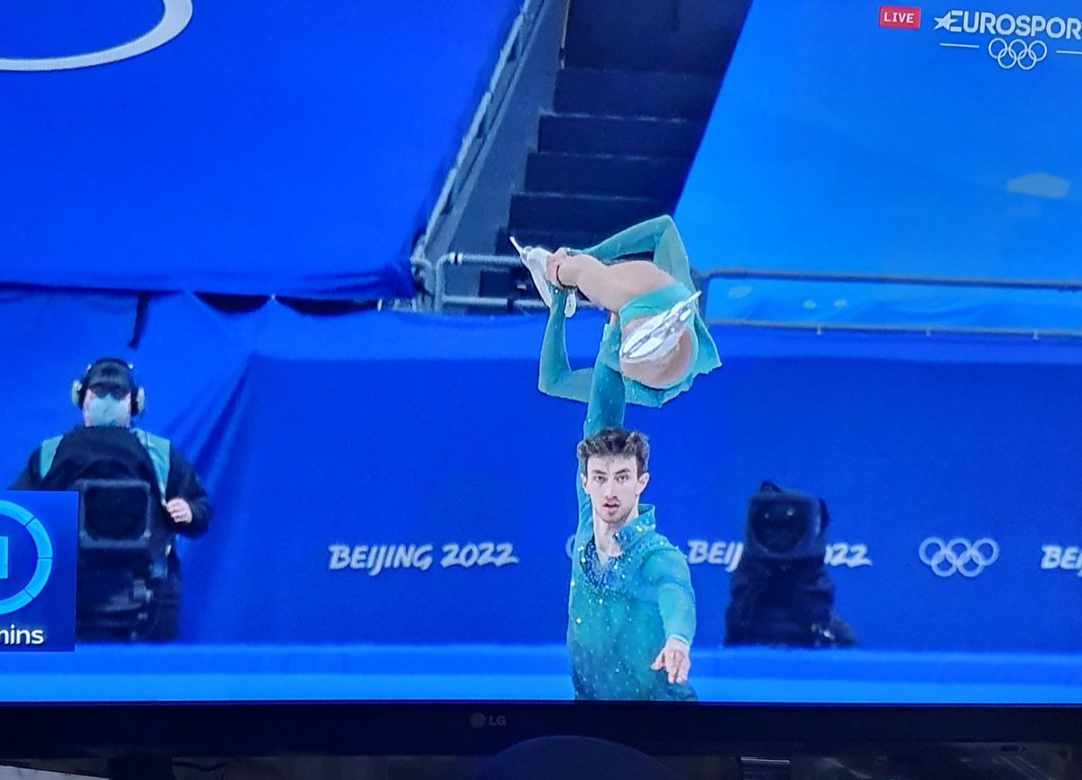 IGetSpellbound's tweet photo. One of the cameras in Beijing looks like a Jawa. #Lympics #WinterOlympics2022 https://t.co/vQhnmKBTiJ