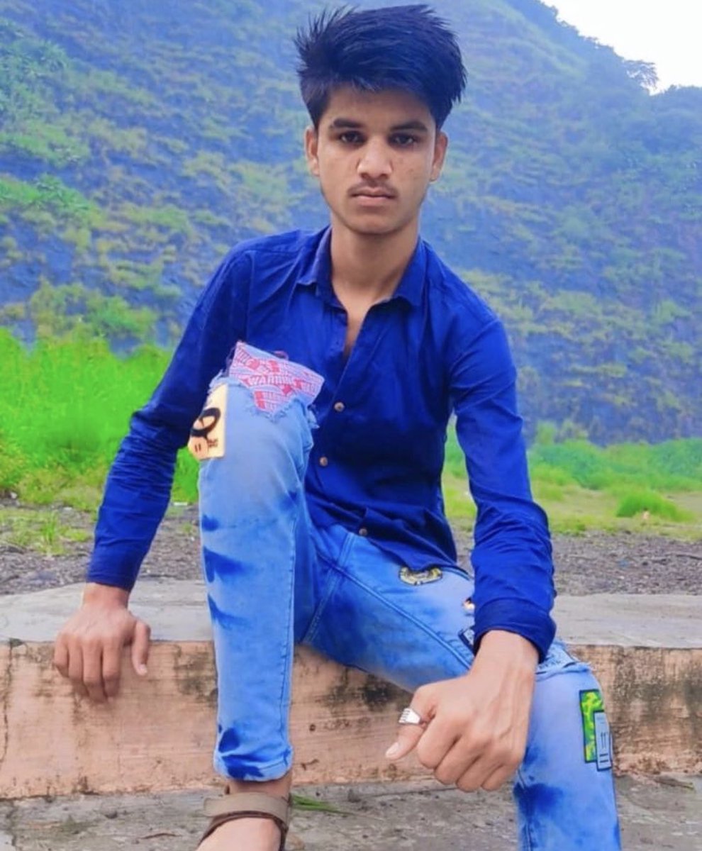 Bint_Habibi's tweet photo. Pistol k #goli or #Shams ki boli JB chlti h Na
to #larkiaa bato me Nahi #bahon me ati he
#hearthackeR https://t.co/wdwnSR8ENP