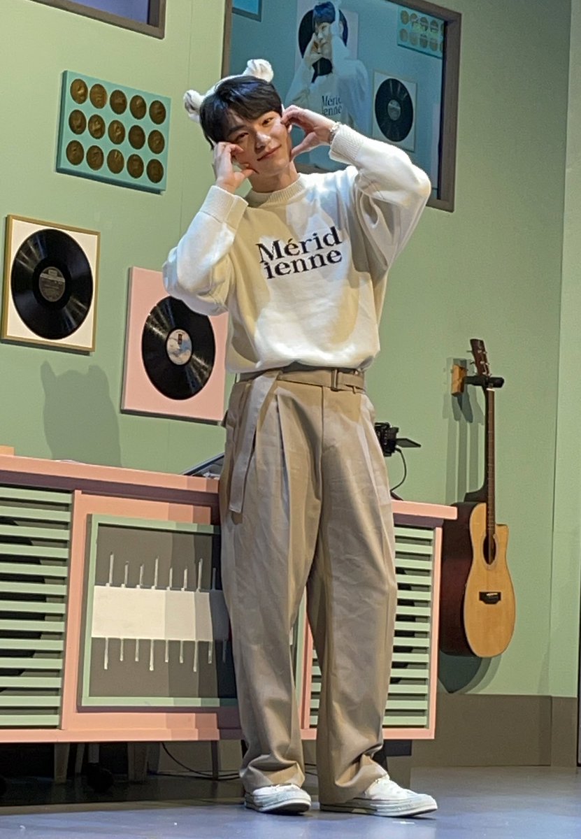 #극장형보이는라디오_온에어_후기이벤트

찬이 덕분에 행복하고 따뜻했던 하루 고마워 차나 🖤 시간 가는줄 몰랐던 ... 또 보고싶다 !!!!