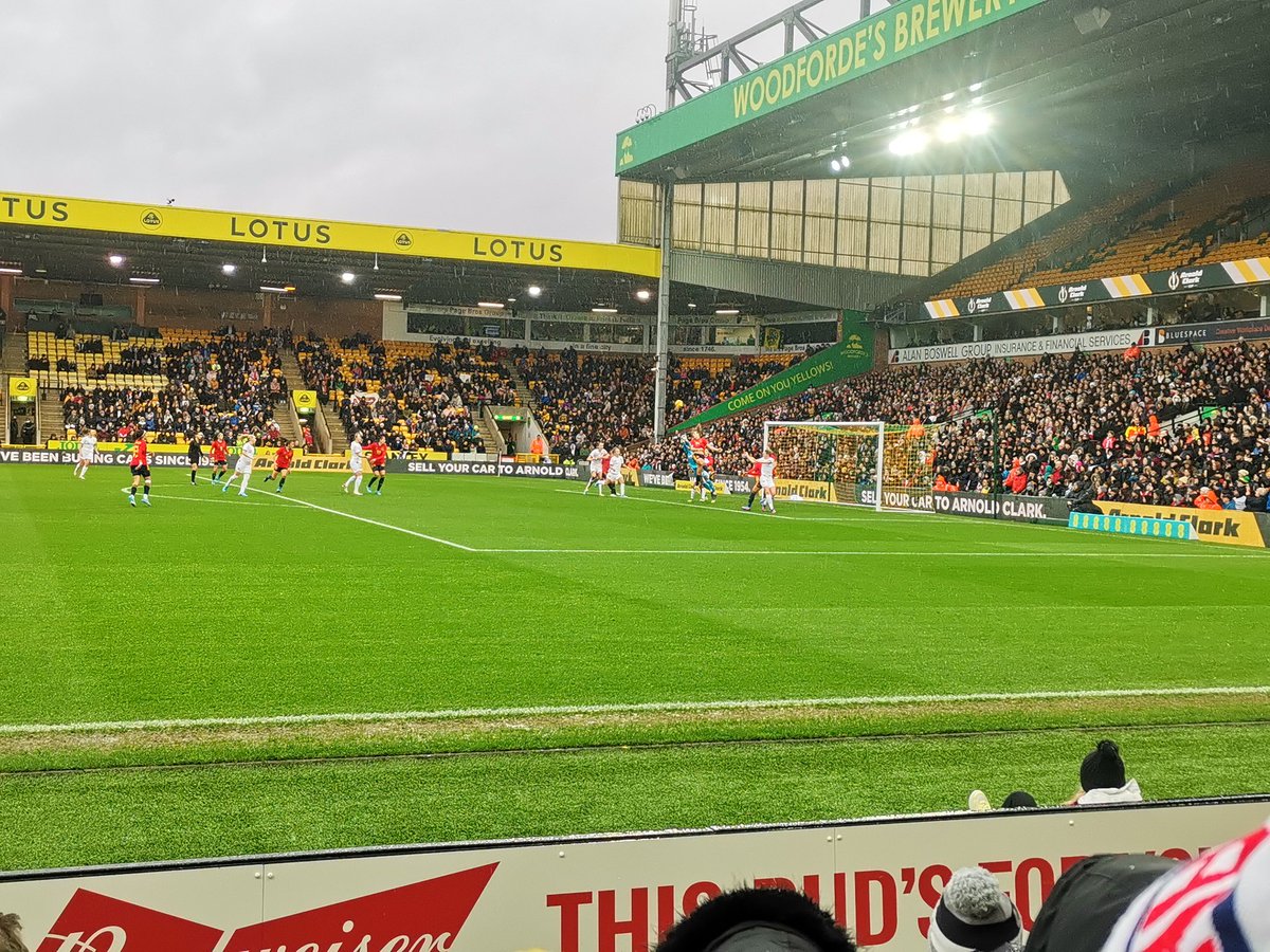 DickinWilliam's tweet photo. It very yellow here! England v Spain https://t.co/MF7XDrINX5