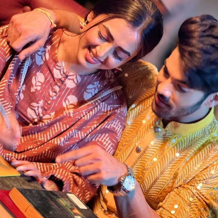 aanchixtweets's tweet photo. Beautiful Bond #TejSim โค๏ธโจ
Teju ka Simbuda ๐๐
TouchWood moment #PraRish ๐ฅบ๐ค
#TejasswiPrakash #TejaTroops
#Naagin6 #SimbaNagpal https://t.co/COBlOf6I2n