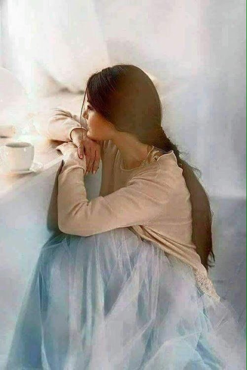 فلمّا اطالت الصمت حياءً ا ... انبرى قلبي اللبيب ، يفنّد ُ منها إشارة َالجسدِ