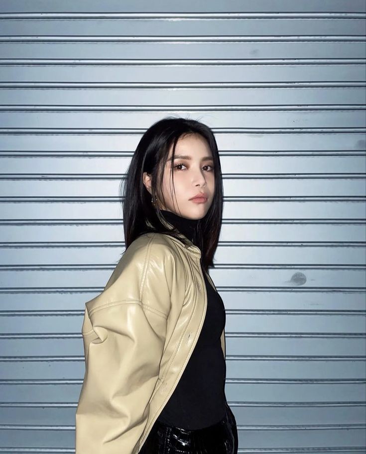 hwasafixed's tweet photo. Dia da nossa Yongsun, essa mulher forte, inspiradora e decidida. Desejo que ela seja cada dia mais feliz e sempre continue sendo a pessoa incrível que é! 🎊🥳

HAPPY SOLAR DAY
#HappySolarDay
SOLAR LUMINANCE
#온세상에_아름답게빛나���_솔라생일 https://t.co/jE5rHlE954