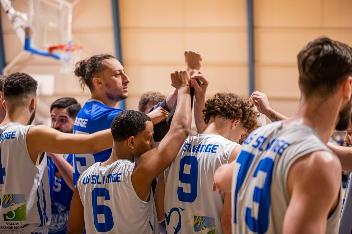 sports_rl's tweet photo. 🏀 #Basket @SilvangeUS #N3 @ffbasketball #PHOTOS @LMS_Basket77 
📷 Nationale 3 : #Silvange cède à domicile contre Le Mée, les images de la rencontre ⬇️
https://t.co/iiyTPZicuY https://t.co/mI3hpHtLr6