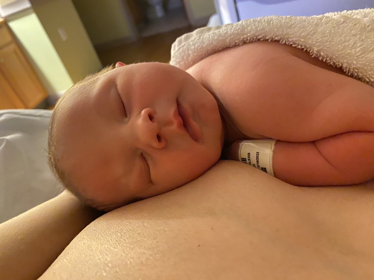 _lex_les's tweet photo. She’s here &amp; she’s perfect💕 2/19/22 at 8:27 pm https://t.co/TwhJHpMrqx