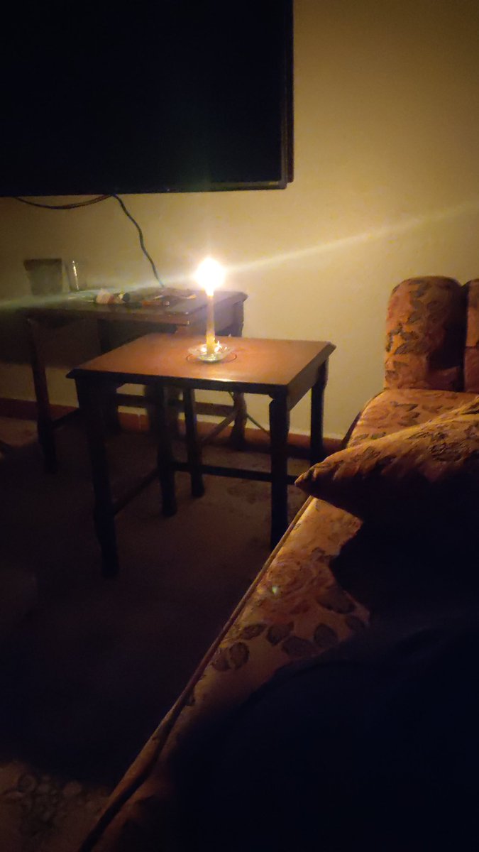 Yıl 2022 ilk çeyreği. Sabahtan beri kesik elektrik. Belediyye çalışıyor mu?