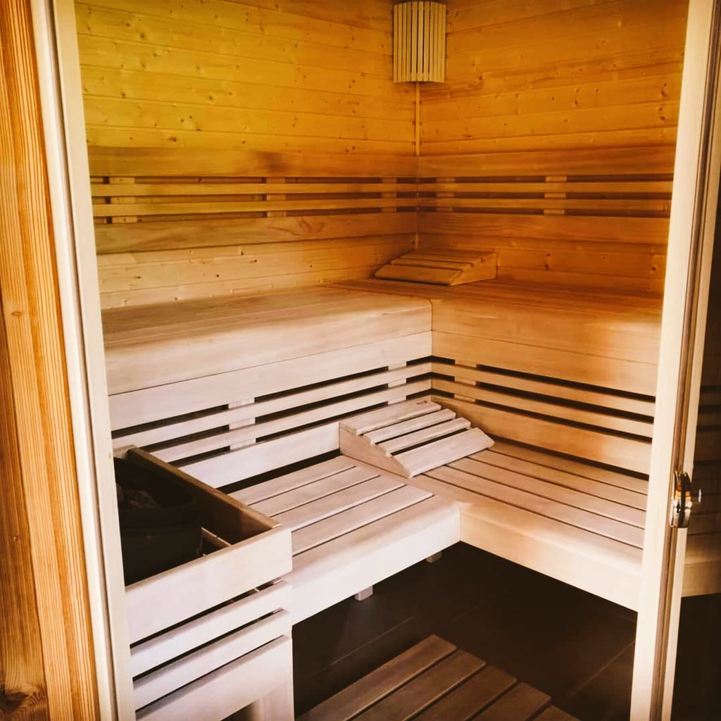 WellnessChata1's tweet photo. Finská sauna až pro 8 osob https://t.co/ui8LF9iD6R