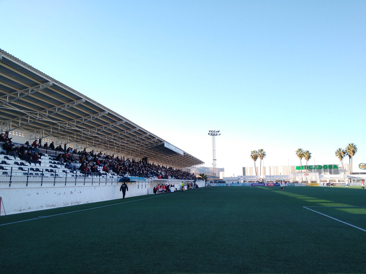 ontinyent1931cf's tweet photo. 🙌 Aixina estan les grades de l'estadi Municipal El Clariano. Una vesprada única! https://t.co/IChBLDdp2C